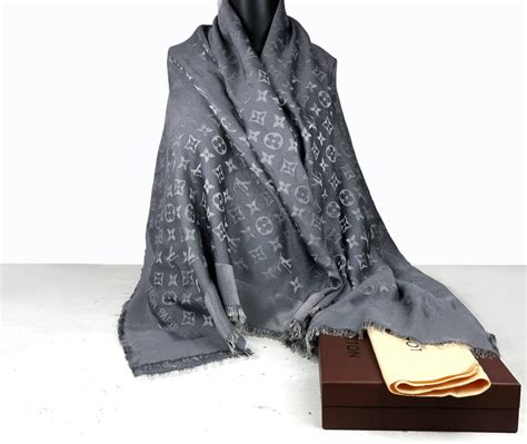 louis vuitton dames sjaal|Designer Shawls for Women .